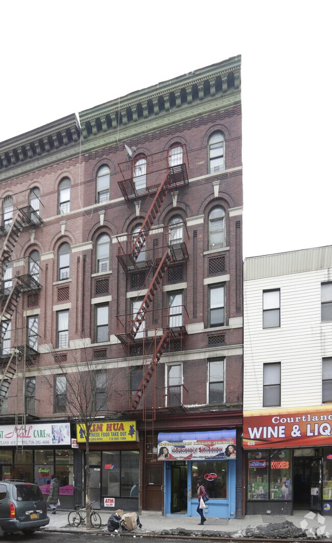 Primary Photo - 628 Courtlandt Ave