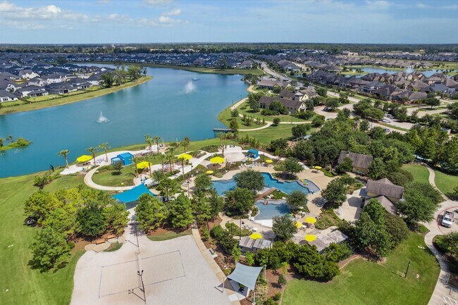 Building Photo - 5902 Chatham Cove