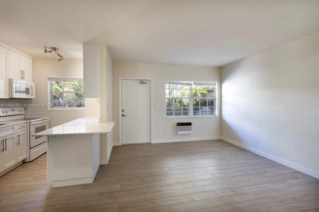 Building Photo - 6511 Santona St