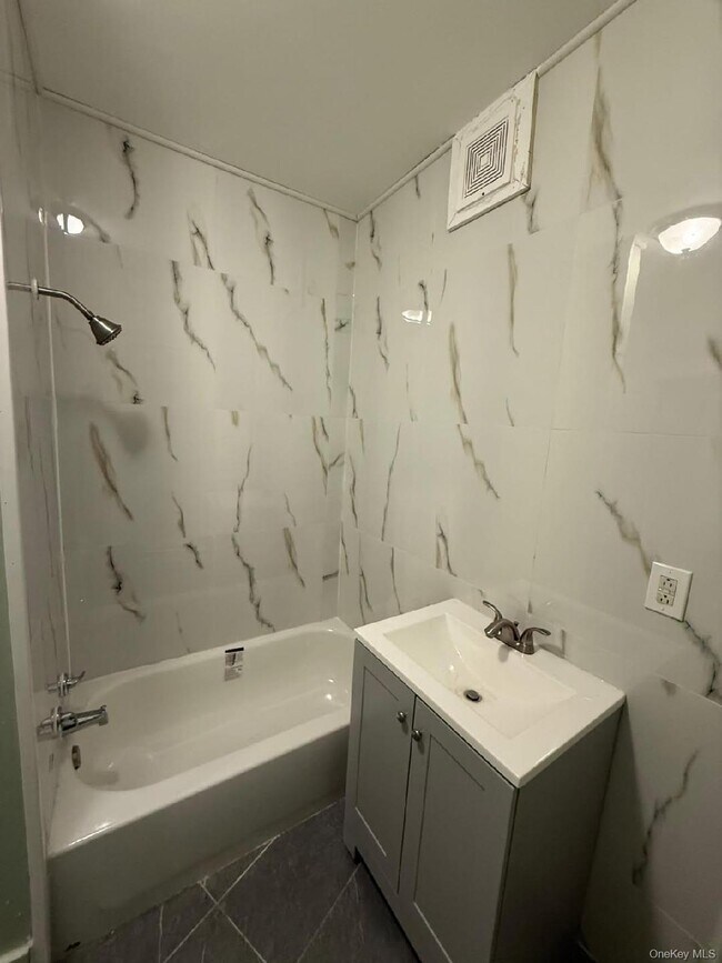 Building Photo - 10 Church Ave