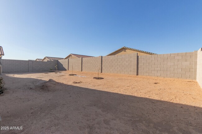 Building Photo - 1610 W Laguna Dr