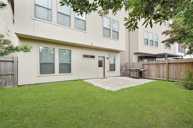 Building Photo - 2815 King's Retreat Cir