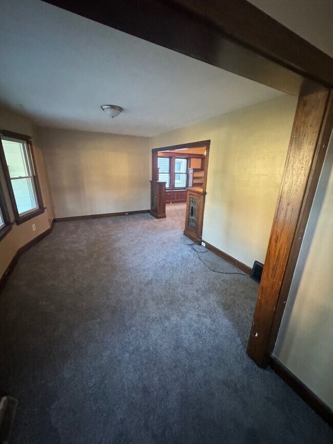 Building Photo - 7505 Halle Ave