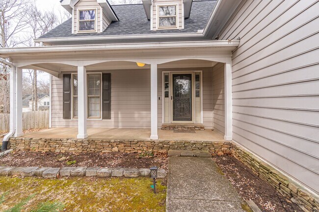 Building Photo - Welcome to this stunning 4-bedroom, 3-bathroom home located in the vibrant neighborhood of Kriste...