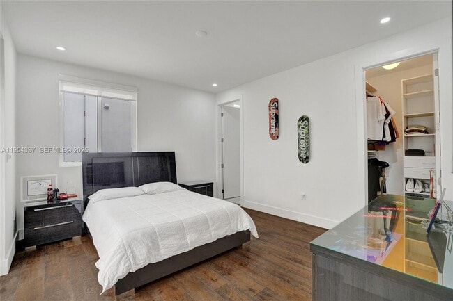 Building Photo - 9995 NW 75th St