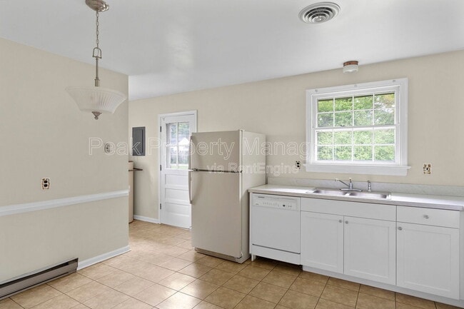 Building Photo - 4830 Kinloch Ln