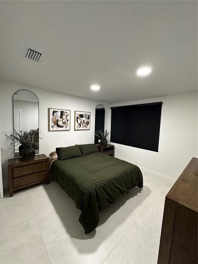 Building Photo - 3345 Emerald Oaks Dr
