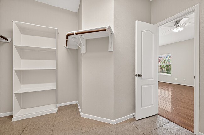Building Photo - 430 Dockside Terrace