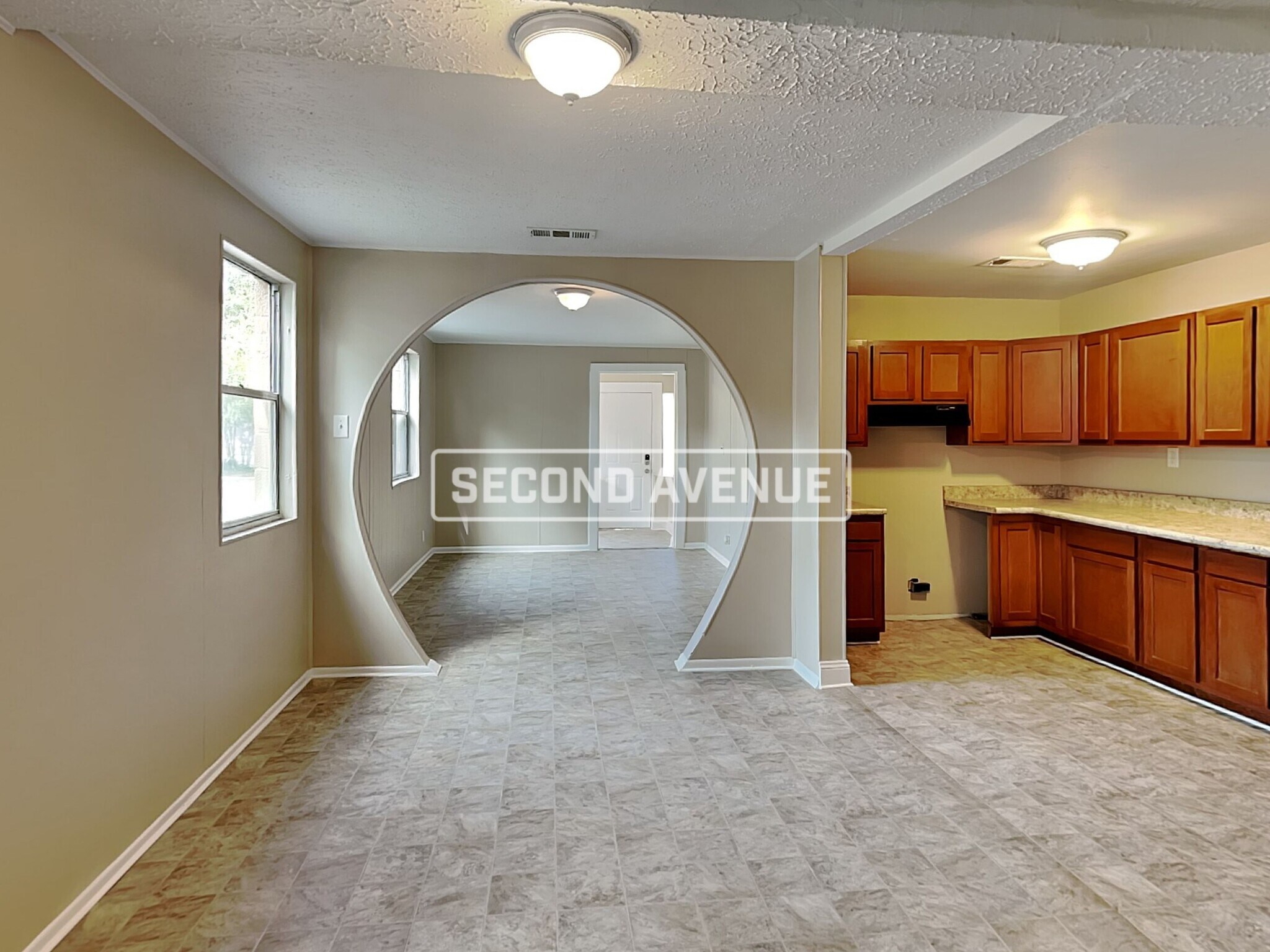 Building Photo - 1584 W 27th St