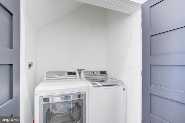 Building Photo - 2228 13th St NW