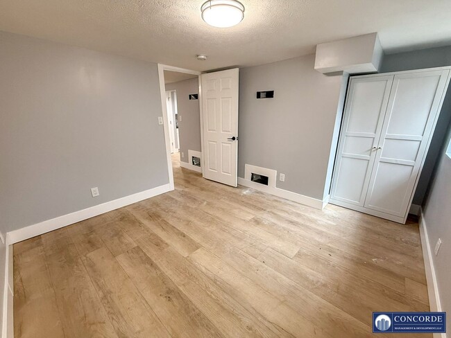 Building Photo - 3210 S 48th St