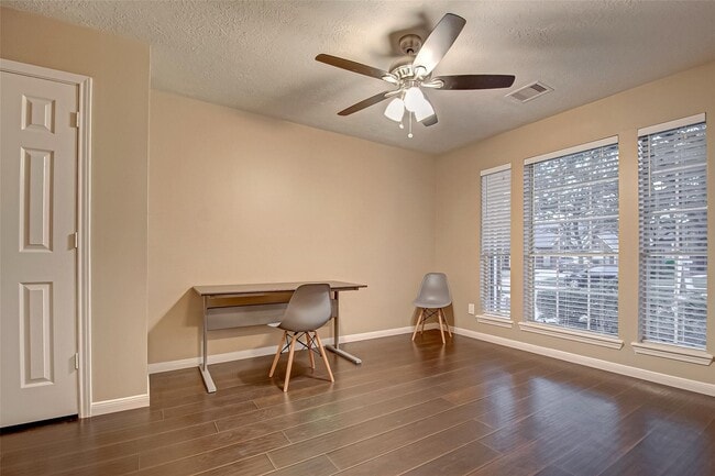 Building Photo - 4611 Summer Lakes