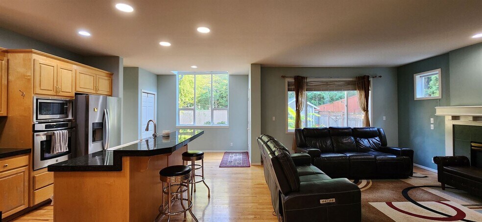 Building Photo - 22943 SE 27th Ct
