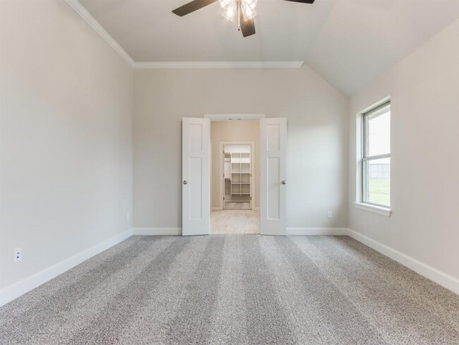 Building Photo - You Could Call This Beautiful 4-Bed, 2-Bat...