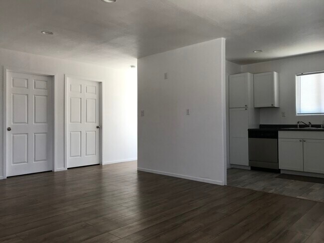 Living Room - 2709 Cardinal Ave