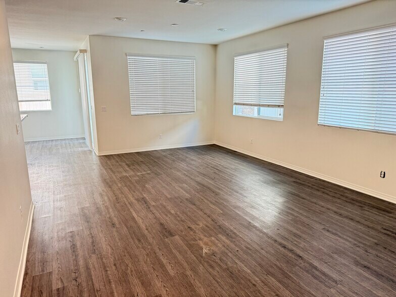Building Photo - 14409 Figueroa Ln