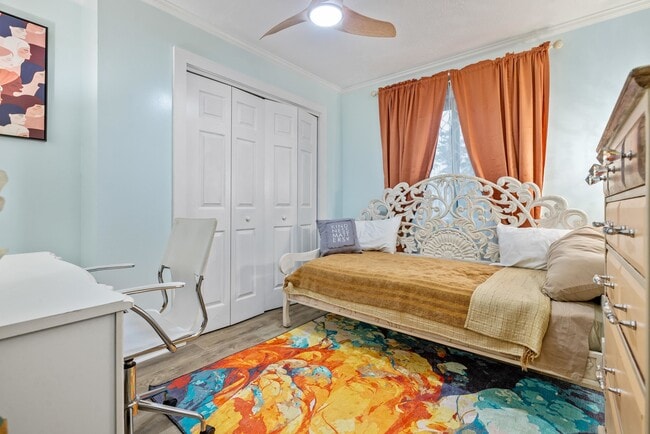 Building Photo - 3015 Old Bryan Dr