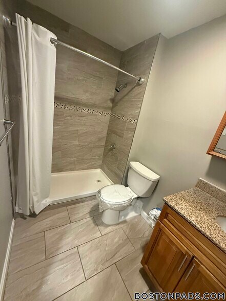 Building Photo - 757 Highland Ave