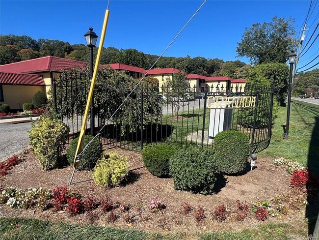 Building Photo - 2 Granada Crescent