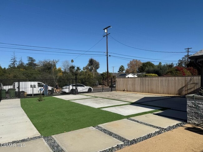 Building Photo - 23400 Collins St