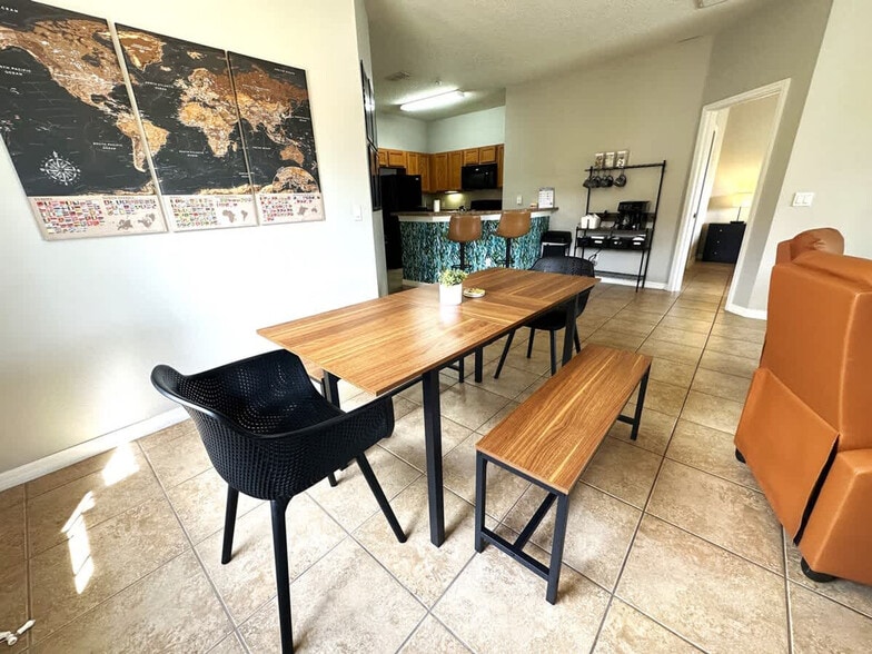 Building Photo - 2761 Oakwater Dr