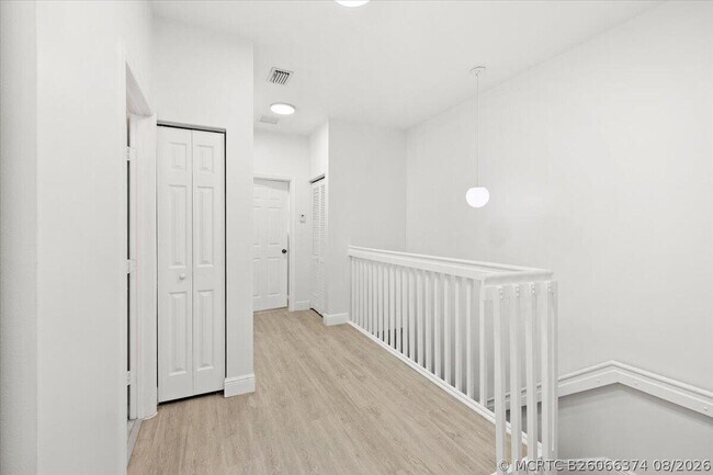Building Photo - 4962 Leeward Ln