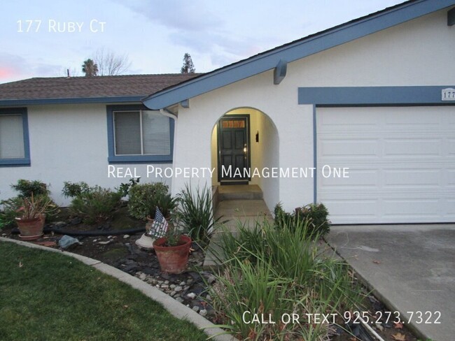 Building Photo - Charming 3 Bed/2 Bath West Livermore Home ...