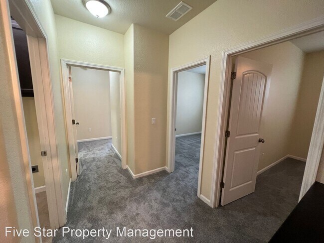 Building Photo - 4 br, 2 bath House - 1484 Rock Springs Ave