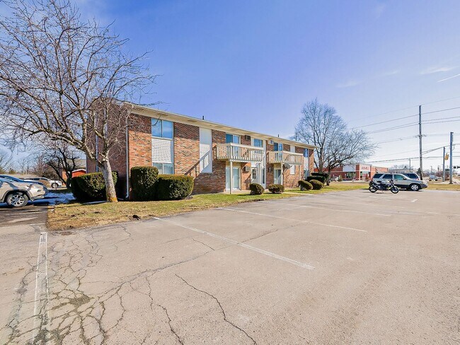 Building Photo - 825 S Grand Ave