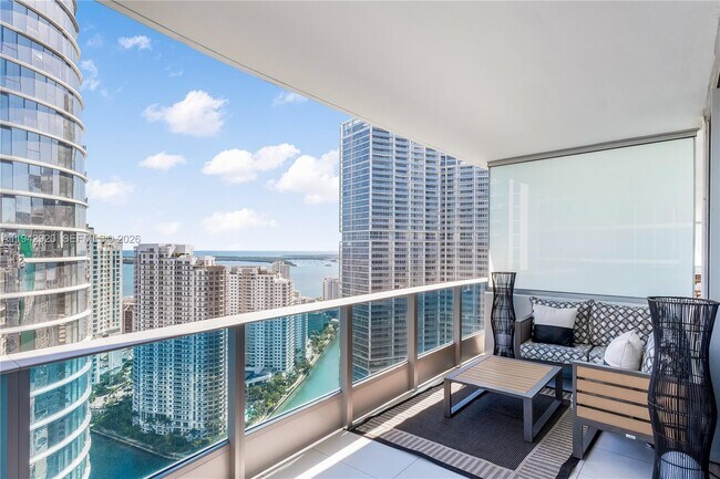 Building Photo - 200 Biscayne Blvd Way