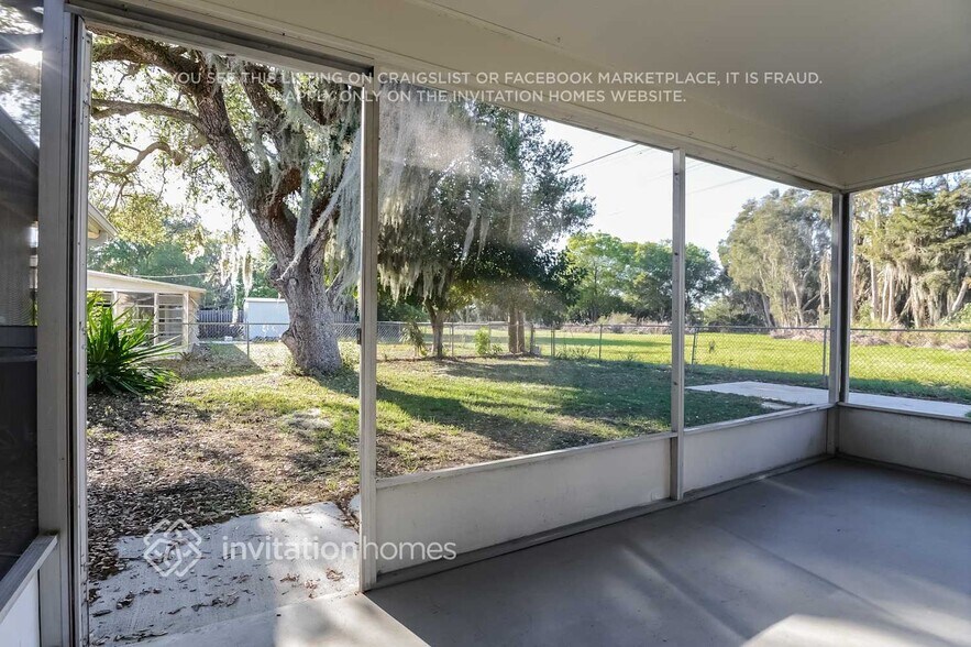 Building Photo - 3701 Schwalbe Dr