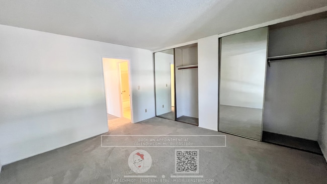 Building Photo - Waterfront 1 bedroom located at the resort style Watergate complex included ameneties, water, gar...
