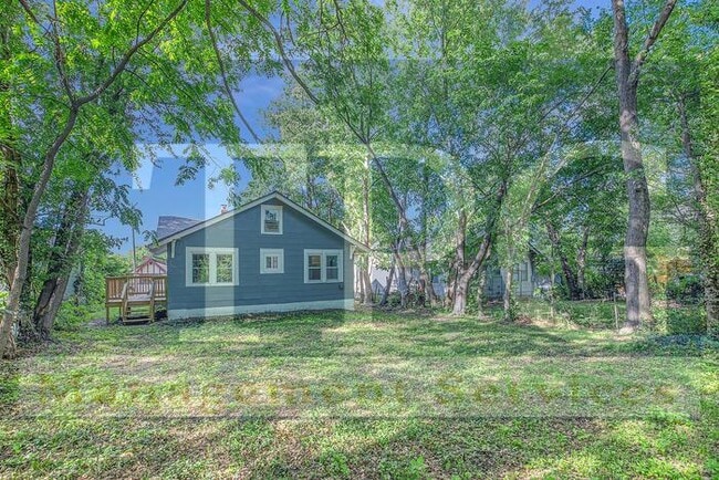 Building Photo - 1825 E 67th St