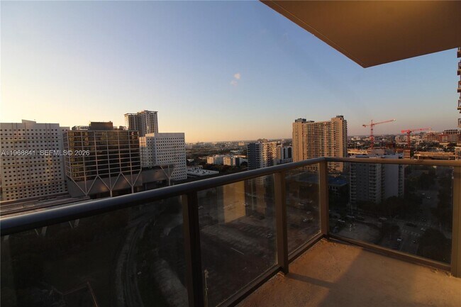 Building Photo - 11 NE 6th St