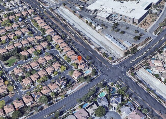 Building Photo - Beautiful Three Bedroom Home in Summerlin