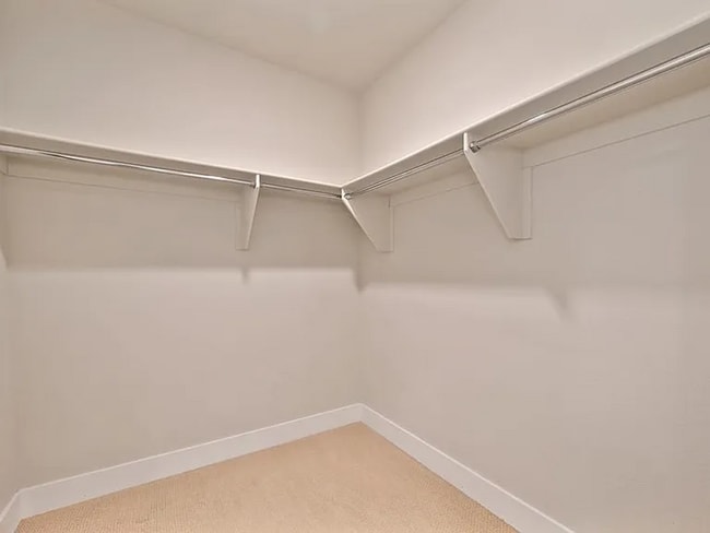 Building Photo - Premier 2/2 Condo in The Cannery