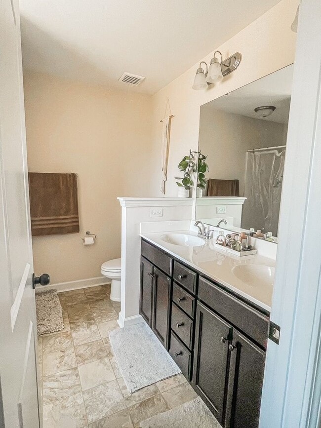 Building Photo - 4 Bedroom Swansboro Home for Rent