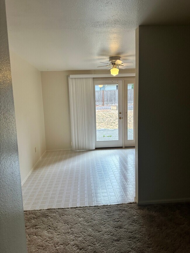 Building Photo - 5707 Sunset Ln