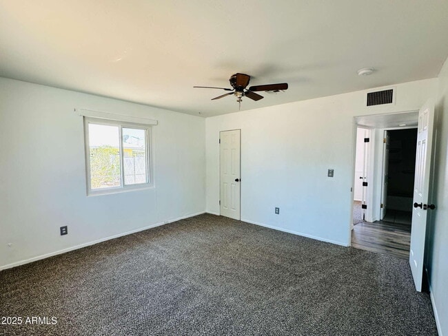 Building Photo - 316 N 84th Pl