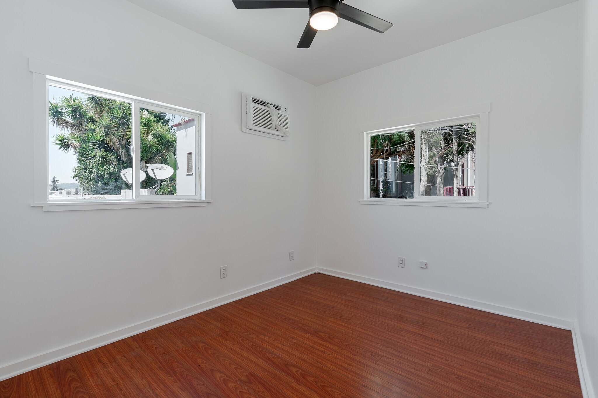 Building Photo - 268 4/6 S Coronado St