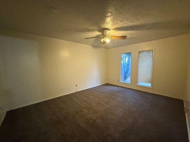 Building Photo - 2723-2723 Fair Palms Pl