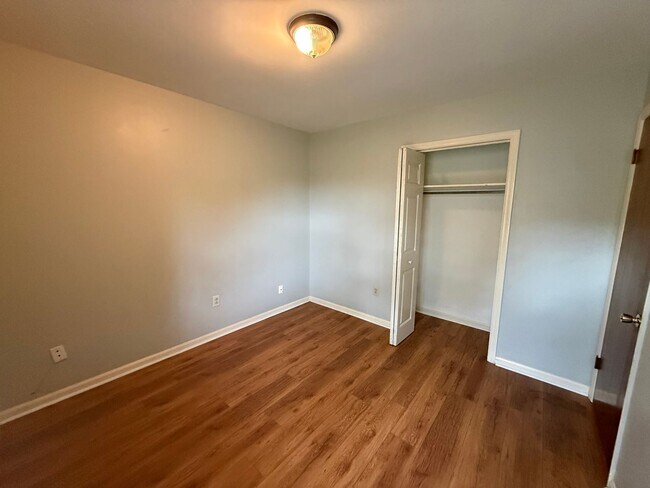 Building Photo - 209 Longstreet St