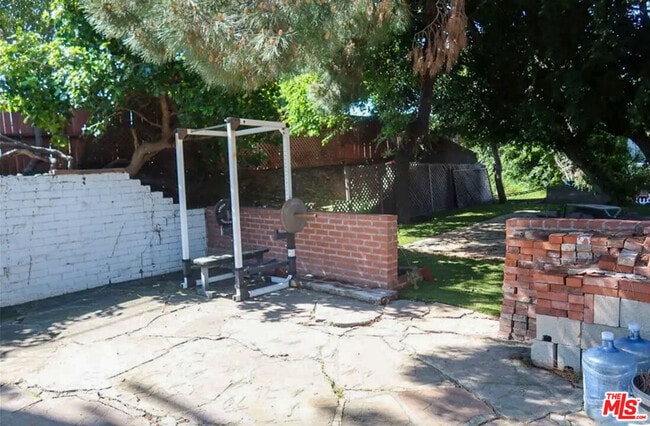 Building Photo - 7544 Flight Ave