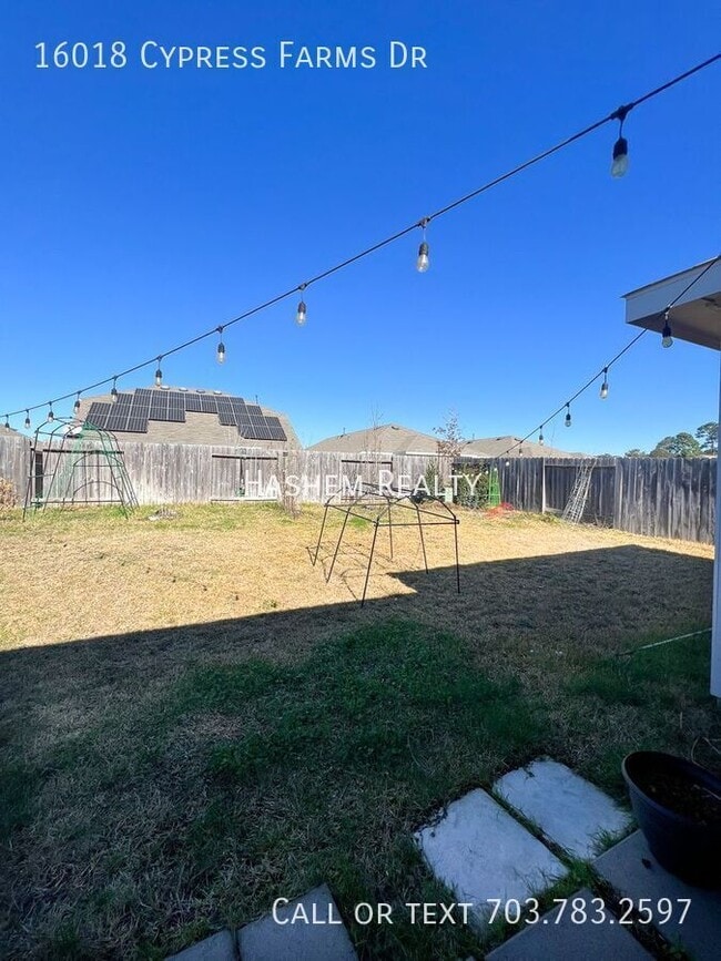 Building Photo - 16018 Cypress Farms Dr
