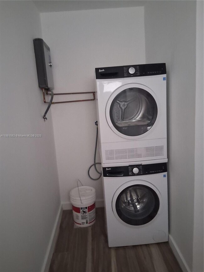 Building Photo - 2710 NW 6th St