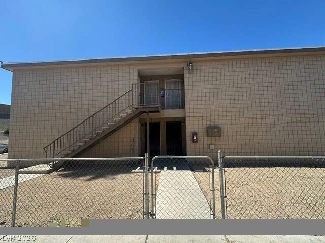 Building Photo - 2909 E Elm Ave