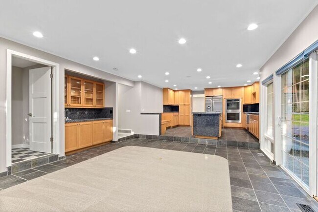 Building Photo - Stunning Private AIR CONDITIONED Dream Home in Coveted Bridal Trails