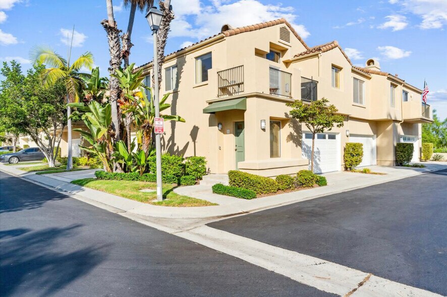 Primary Photo - 35 Fleurance St