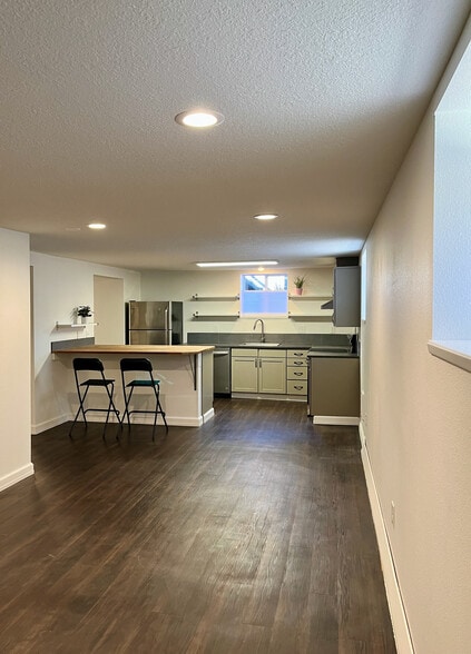 Building Photo - 4415 SE Hawthorne Blvd