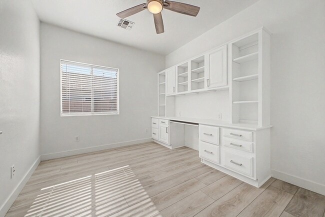 Building Photo - 3533 E Joseph Way